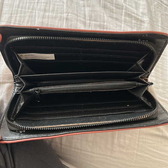 Wallet - Picture 2 of 5